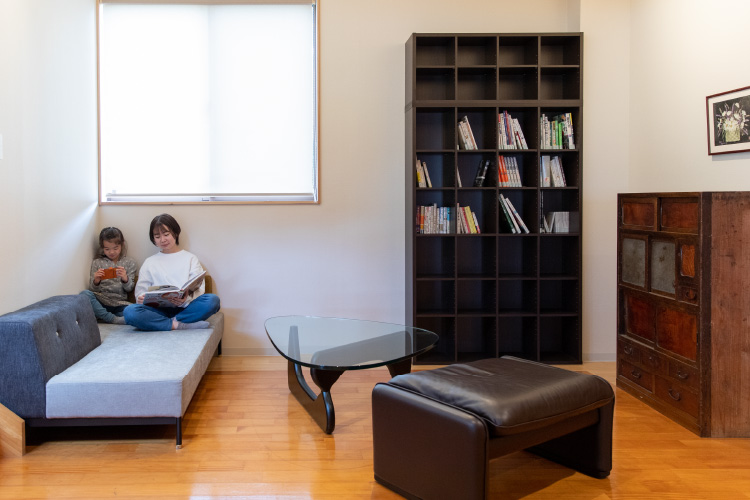 本を読みながらくつろげるbookラウンジ